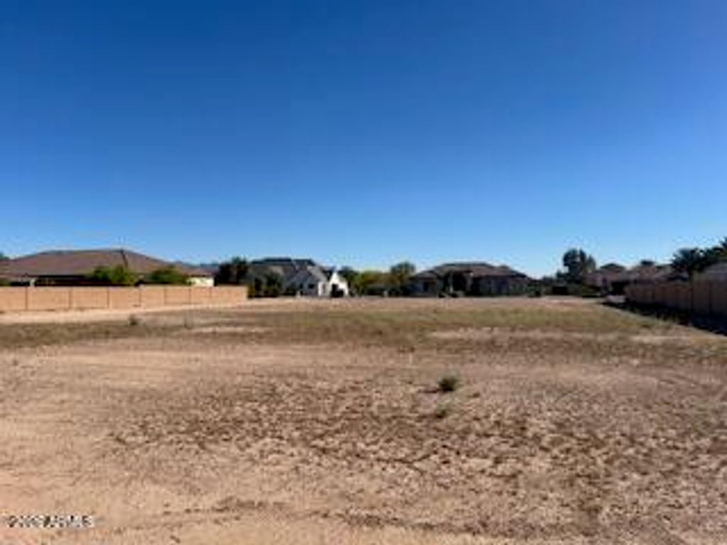 Image 2 of property listing at 16464 W MOHAVE Street 98, Goodyear, AZ 85338