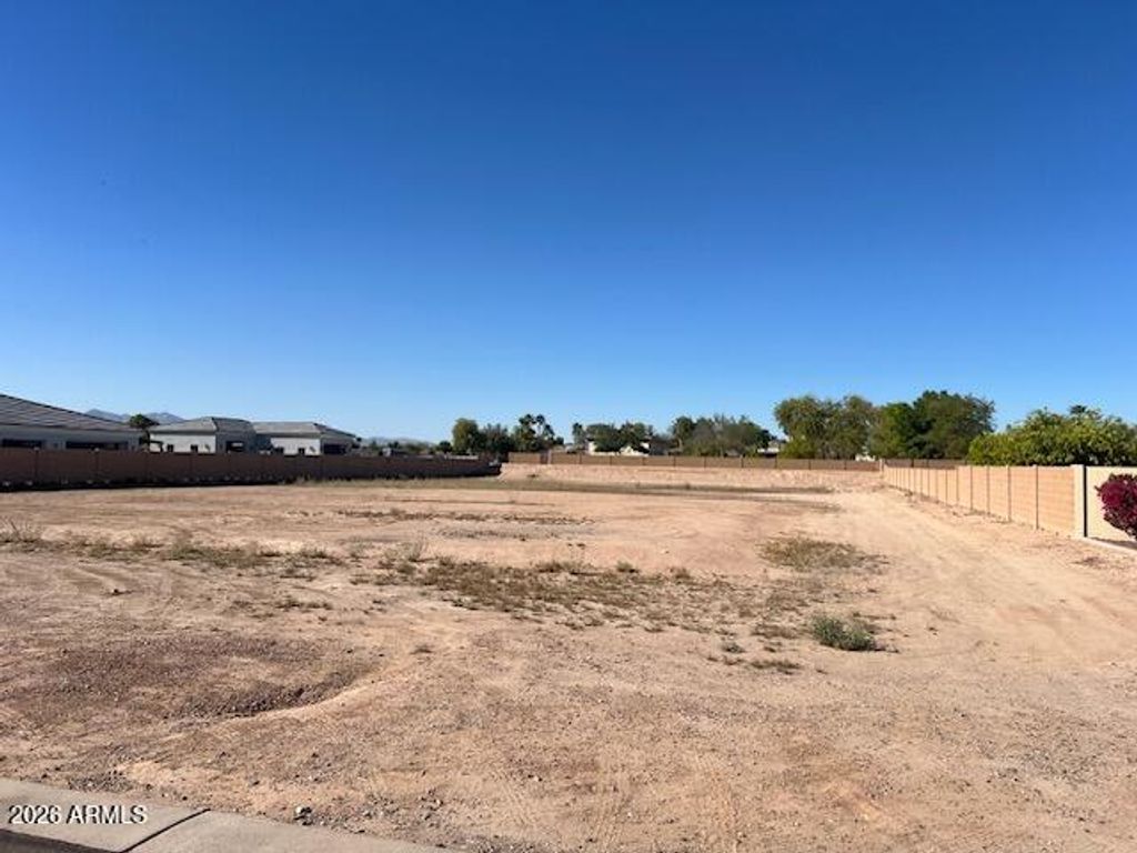 Image 4 of property listing at 16464 W MOHAVE Street 98, Goodyear, AZ 85338