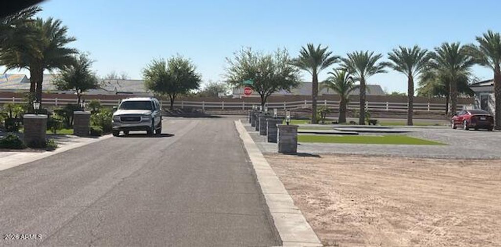 Image 6 of property listing at 16464 W MOHAVE Street 98, Goodyear, AZ 85338