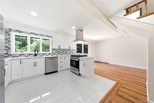 930 Park Drive, Wantagh, NY 11793