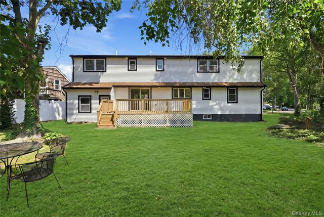 930 Park Drive, Wantagh, NY 11793