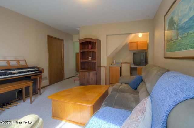 3016 Hendon Rd, Louisville, KY 40220