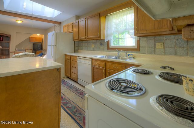 3016 Hendon Rd, Louisville, KY 40220