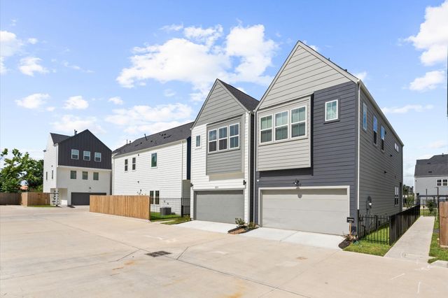 2213 Springwood Vista Lane, Houston, TX 77055