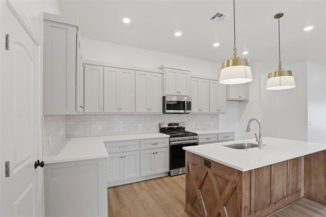 9033 NW 74th Street, Yukon, OK 73099