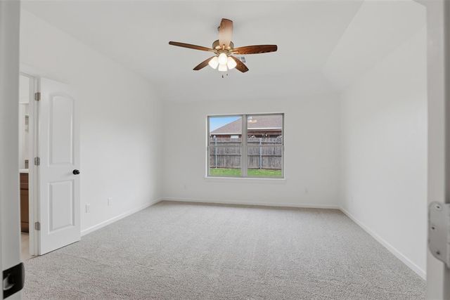 9033 NW 74th Street, Yukon, OK 73099