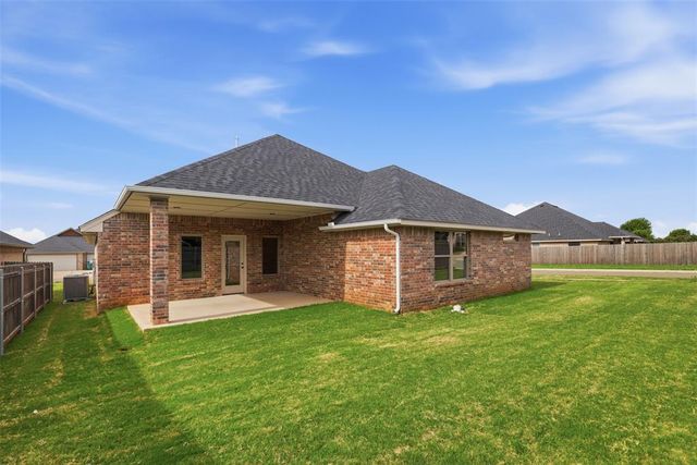 9033 NW 74th Street, Yukon, OK 73099