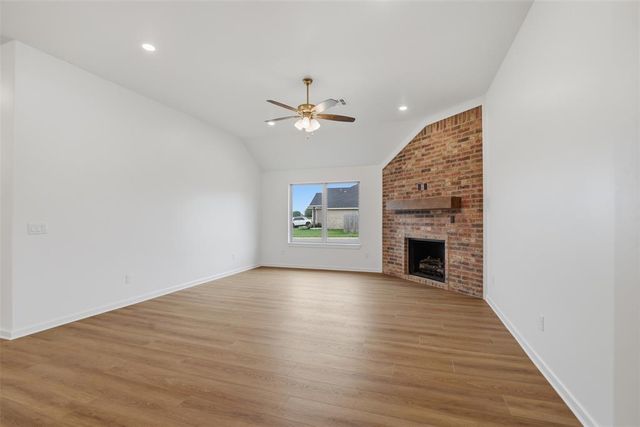 9033 NW 74th Street, Yukon, OK 73099