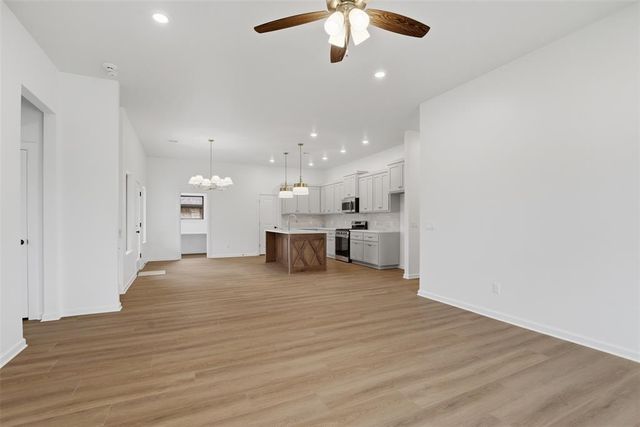 9033 NW 74th Street, Yukon, OK 73099