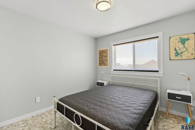 6500 E Steamboat Trl Trail, Sioux Falls, SD 57110