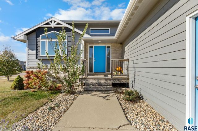 6500 E Steamboat Trl Trail, Sioux Falls, SD 57110