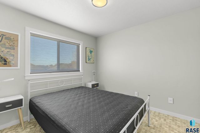 6500 E Steamboat Trl Trail, Sioux Falls, SD 57110