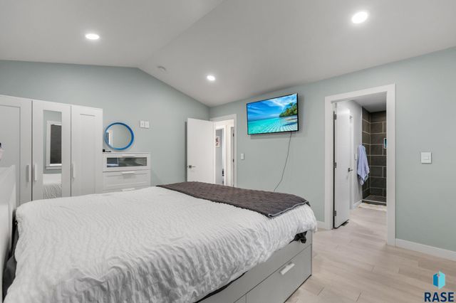 6500 E Steamboat Trl Trail, Sioux Falls, SD 57110