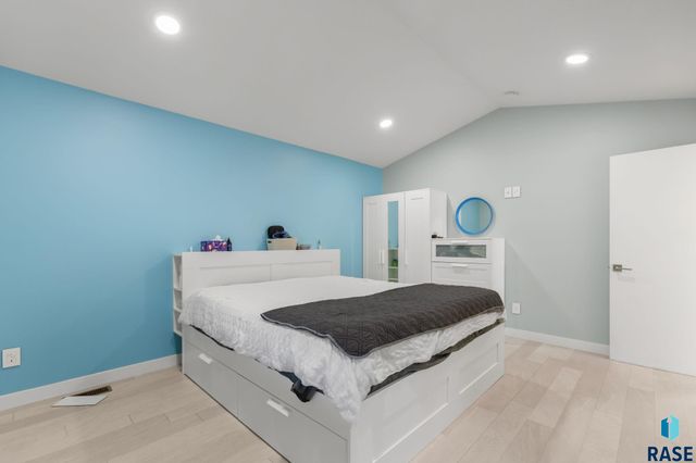 6500 E Steamboat Trl Trail, Sioux Falls, SD 57110