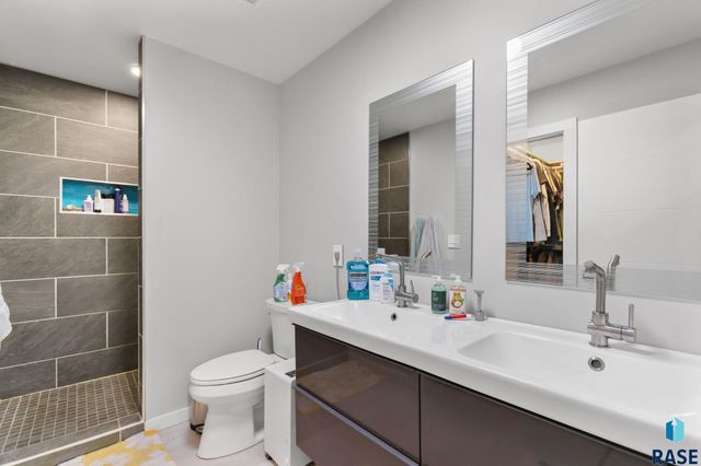 6500 E Steamboat Trl Trail, Sioux Falls, SD 57110