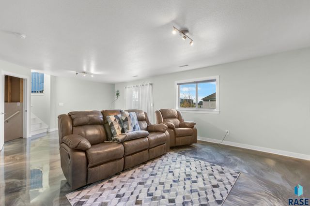 6500 E Steamboat Trl Trail, Sioux Falls, SD 57110