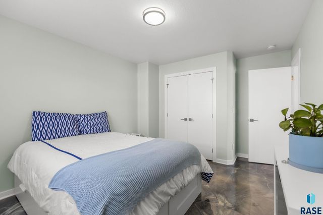 6500 E Steamboat Trl Trail, Sioux Falls, SD 57110