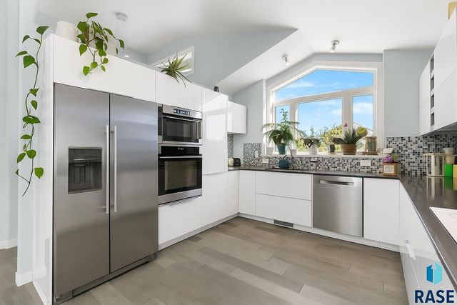 6500 E Steamboat Trl Trail, Sioux Falls, SD 57110