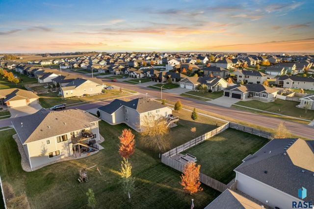 6500 E Steamboat Trl Trail, Sioux Falls, SD 57110