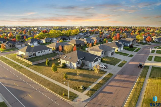 6500 E Steamboat Trl Trail, Sioux Falls, SD 57110