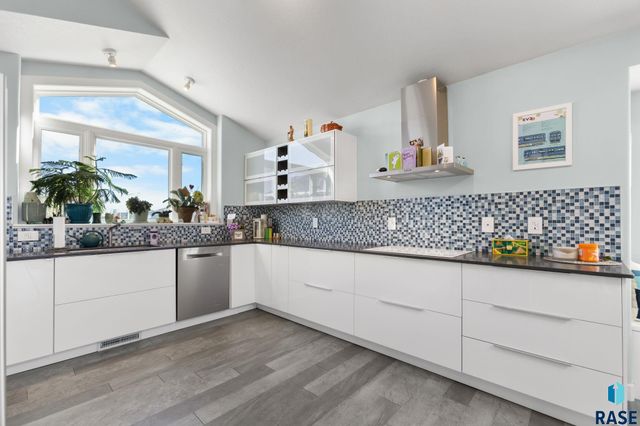 6500 E Steamboat Trl Trail, Sioux Falls, SD 57110