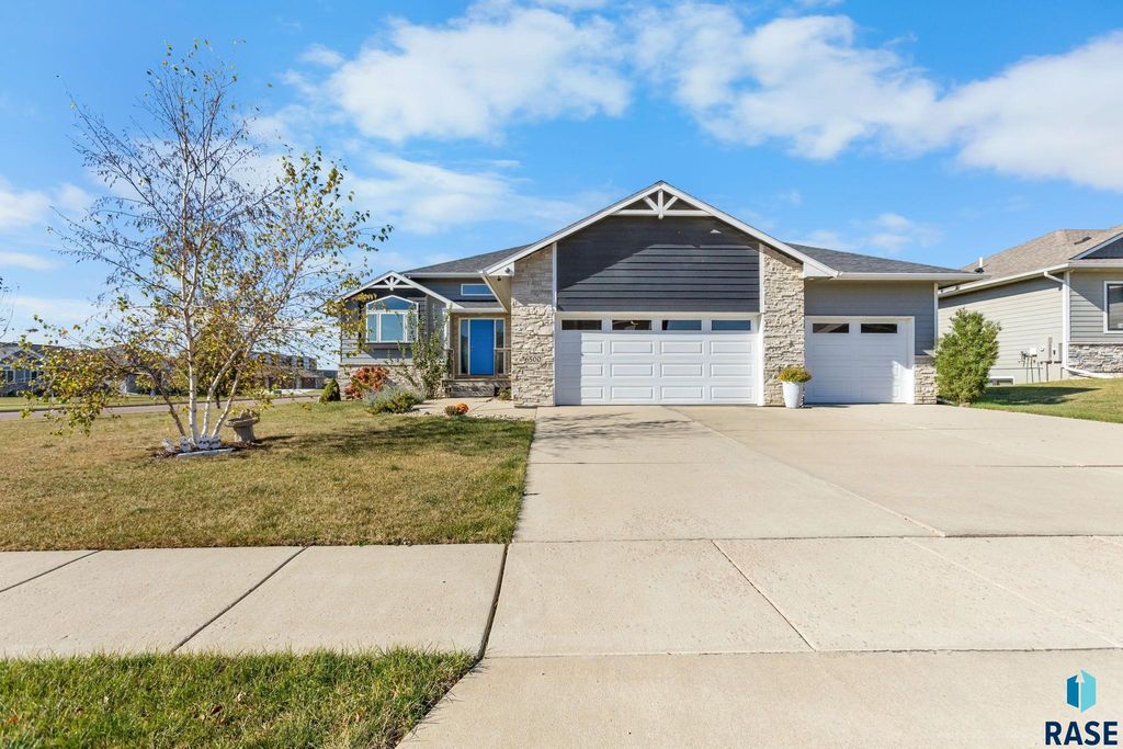 6500 E Steamboat Trl Trail, Sioux Falls, SD 57110