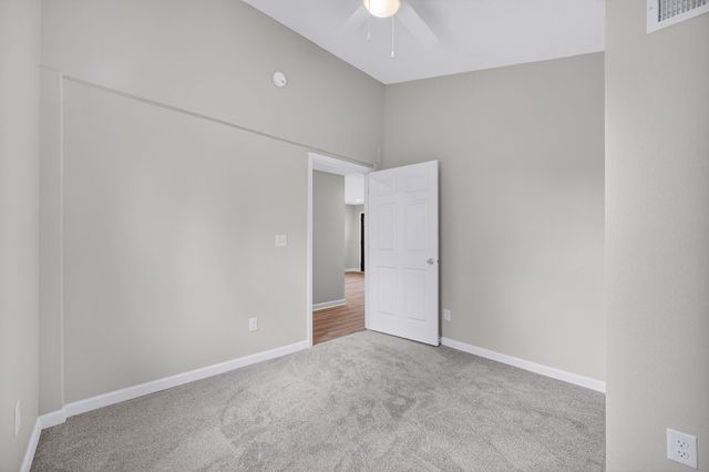 2343 E Grand Avenue, Des Moines, IA 50317