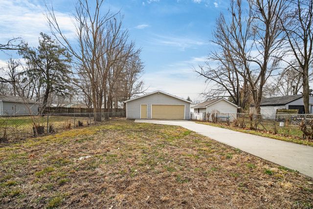 2343 E Grand Avenue, Des Moines, IA 50317