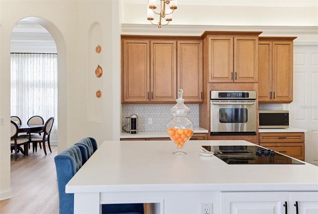 9 LONDON DR, Palm Coast, FL 32137