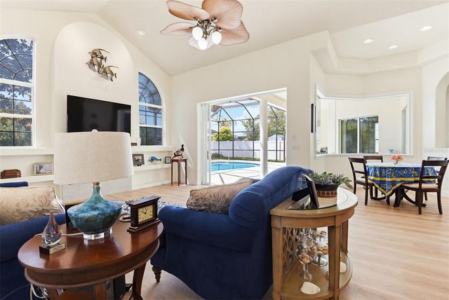 9 LONDON DR, Palm Coast, FL 32137