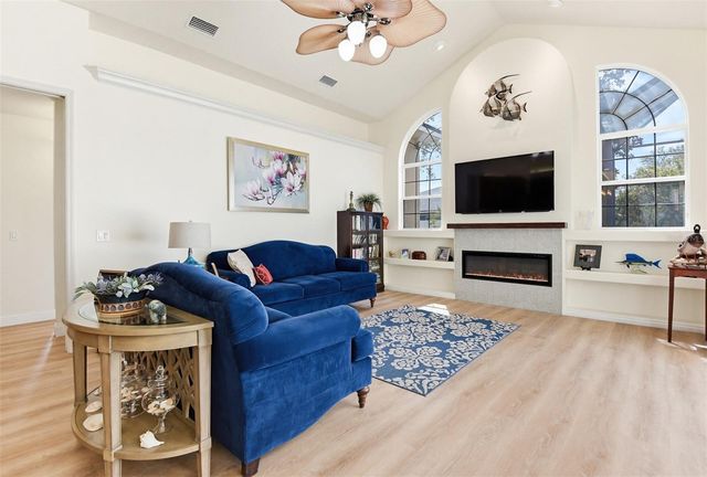 9 LONDON DR, Palm Coast, FL 32137