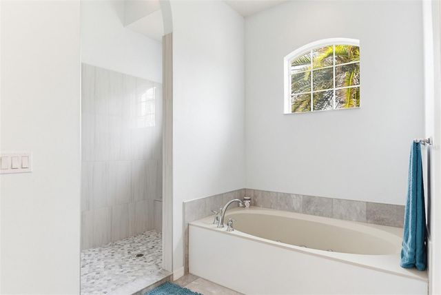 9 LONDON DR, Palm Coast, FL 32137