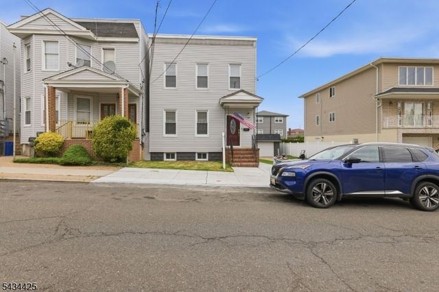 145 Tappan St, Kearny Town, NJ 07032
