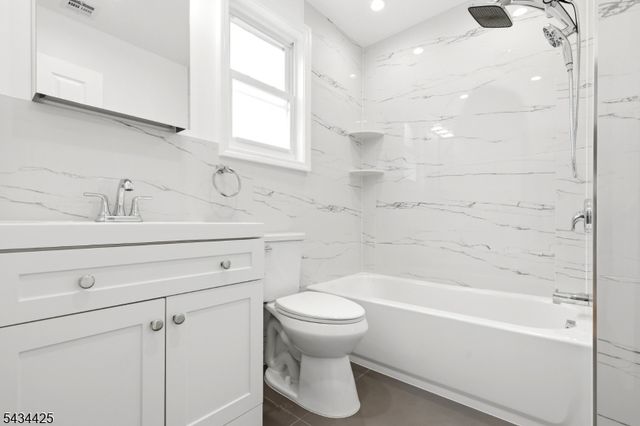 145 Tappan St, Kearny Town, NJ 07032