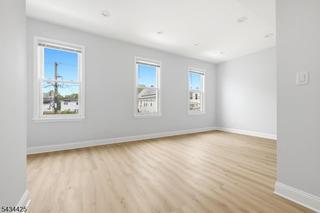 145 Tappan St, Kearny Town, NJ 07032