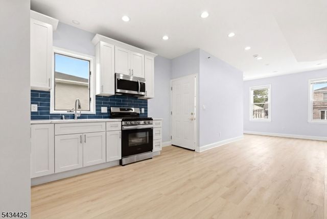145 Tappan St, Kearny Town, NJ 07032