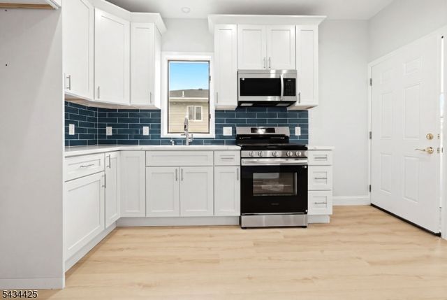 145 Tappan St, Kearny Town, NJ 07032