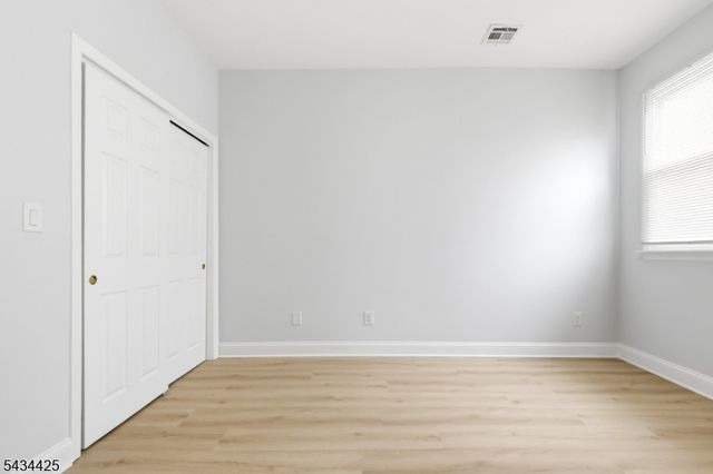 145 Tappan St, Kearny Town, NJ 07032