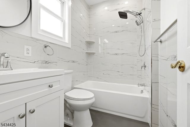 145 Tappan St, Kearny Town, NJ 07032