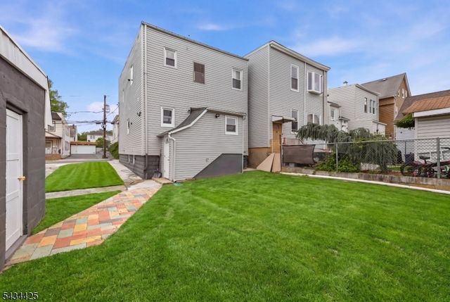 145 Tappan St, Kearny Town, NJ 07032