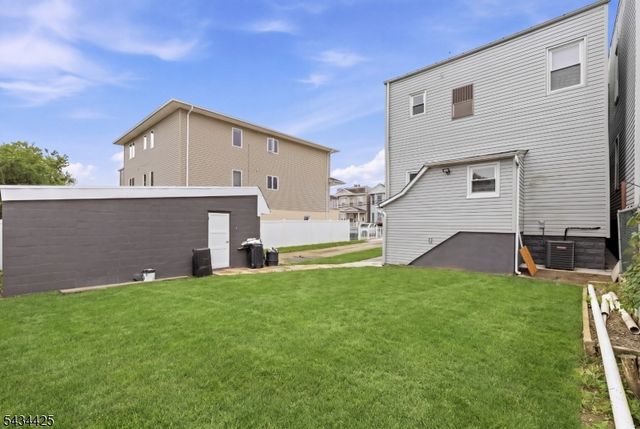 145 Tappan St, Kearny Town, NJ 07032