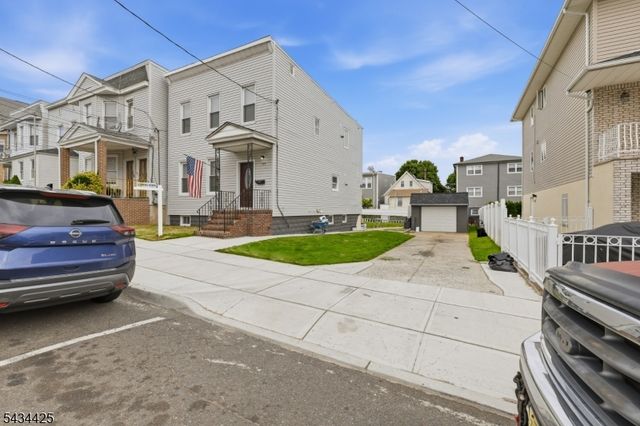 145 Tappan St, Kearny Town, NJ 07032