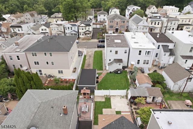 145 Tappan St, Kearny Town, NJ 07032