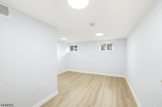 145 Tappan St, Kearny Town, NJ 07032