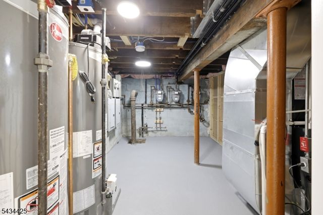 145 Tappan St, Kearny Town, NJ 07032