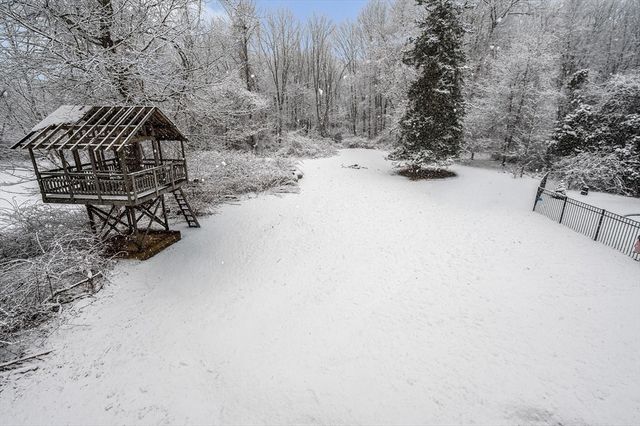 300 Kenoza St, Haverhill, MA 01830