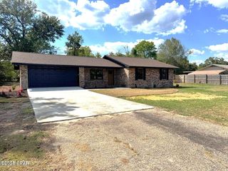 2933 Wildwood Circle, Marianna, FL 32448