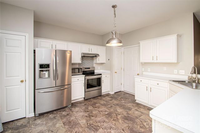 2121 Kaybird Lane, Charlotte, NC 28270