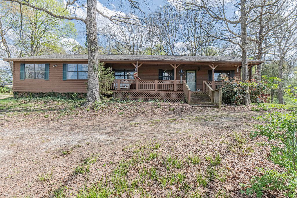 221 Forest Hills Drive, Charleston, TN 37310