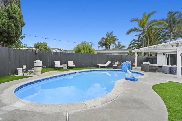 3516 Las Vegas Drive, Oceanside, CA 92054